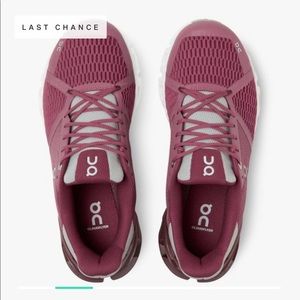 New In Box - Women’s On Cloud Running Shoes - Cloudflyer - Size 6.5